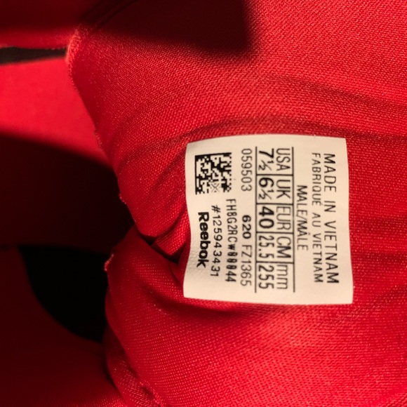 Allen Iverson the Question sneaker! Women’s 9/men’s 7.5. - Picture 5 of 5